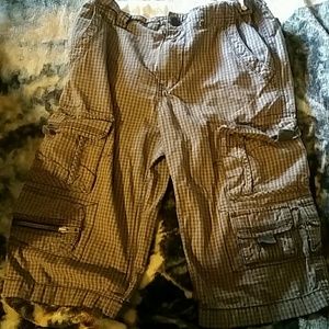 ● 3 ~ 4 ~ $10 ●BOYS SIZE 16 CARGO SHORTS